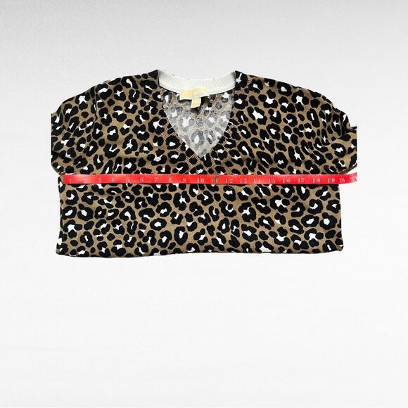 Michael Kors leopard print V-Neck Sweater Size Small - Picture 7 of 7